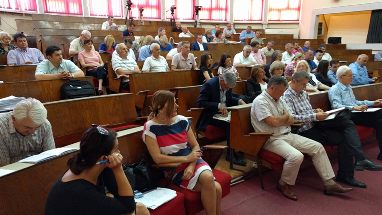 Одборници сутра о новом Пословнику, опозиција поднела 1.111 амандмана